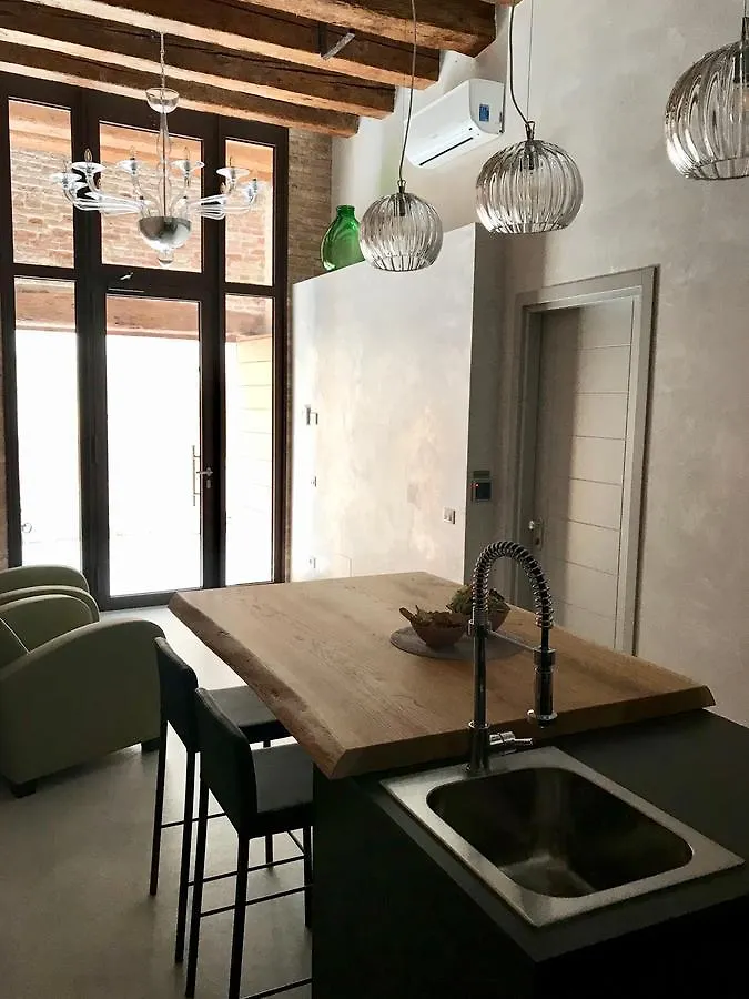 Al Pozzo Di Luce Venezia Suites Italy