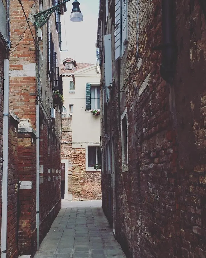 Al Pozzo Di Luce Venezia Suites 0*, Venice